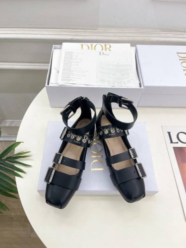Dior 迪奥 25 2025 早春新款 顶级版本专柜主打新款 Dior Punk 方头金属扣罗马芭蕾鞋 硬货上新BS代购级别！高级感十足！国内外博主刷爆的一款
