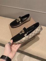 实 ，官方新款，范思哲古奇合作版，全球限量300双，官方首发，此款曾经被官方首说最牛的合作精神，高品质官网款，巴黎街头名模爆款，官网最新款豆豆鞋，鞋面采用原版进