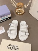 2025春新品麦昆 Mcqueen铆钉朋克风厚底凉鞋 aiexandermcqueen已认证 最高版本 意大利T台走秀 原版开模1:1复刻 小牛皮面搭配银色金属