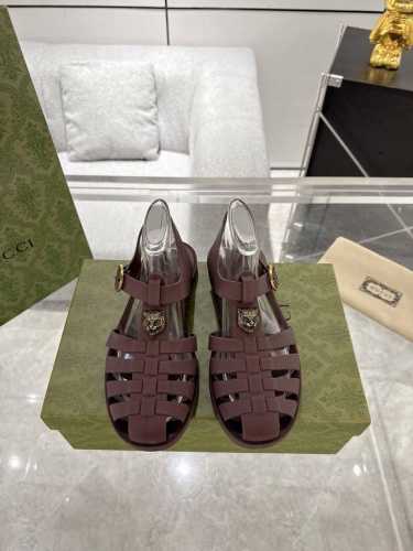 实价： 高版本 情侣款Gucci 25Ss 春夏最新款 双G果冻凉鞋 专柜购买原版 正品一比一开发 所有细节 材料 全部跟你在专柜买到的都一样 欢迎细节对比 码