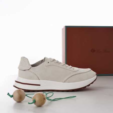 loro piana LP码数：38-45 材料： 鞋面使用弹力布走线 反绒布面料前后包裹以确保稳定性 后部搭配缓冲垫，以提升穿着舒适感透气网布鞋 弹力布内 乳 - 点击图像关闭