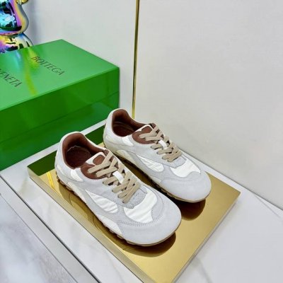 男+10 bottega Veneta Bv葆蝶家 25Ss新款 阿甘鞋 德训运动鞋 sneaker科技尼龙和绒面打造 灵感来自复古球鞋 全新演绎经典运动鞋 轻