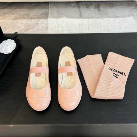 小香 223 玛丽珍单鞋马卡隆系列 袜子25 春夏新品小香玛丽珍单鞋系列上新 时尚圈的绝绝子 搭配将演绎着细致 极简 永不褪去的经典元素 展现与众不同的穿搭风格 - 点击图像关闭