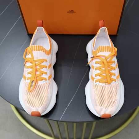 出厂价： Hermes 爱马仕 -高端品质 原单 -鞋面：品牌图腾飞织布匹、注塑品牌鸡眼 -内里：垫脚；水染牛皮 -大底：Tpu发泡 双色成型大底 -超高品控 - 点击图像关闭