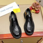 Louis Vuitton 路易威登 新款官网爆款！原版一比一复刻，那种沉稳内涵儒雅的品味无法言喻的开启时尚鞋履的旅程从容应对各种场合！大牌的气势不言而明！上脚