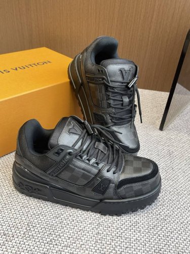 550Louis Vuitton 路易威登 胖丁 情侣款 滑板鞋 休闲运动鞋 原版购入开发 做货 本款 Lv Trainer Maxi 以光滑牛皮革演绎男款和女