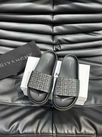 Givench*.纪梵希经典男士拖鞋，高端精品，原版材质，精细做工，鞋底超软，休闲宽松舒适型，夏季必入哦！Size：38-45 - 点击图像关闭