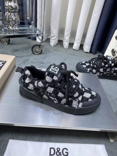 商品商标: Dolce&Gabbana 杜嘉&班纳 正码码数: 38-44 45定做 商品材料: 鞋面意大利进口布料鞋面 羊皮垫毛巾布内里 鞋底 原厂特供原版橡