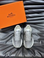 实价 Hermes 爱马仕 Hugo厚底运动鞋休闲男鞋，这款运动鞋采用进口头层牛皮拼接透气网面设计，对比色设计打造动感的现代造型，鞋头前端自然色橡胶嵌饰，款式新