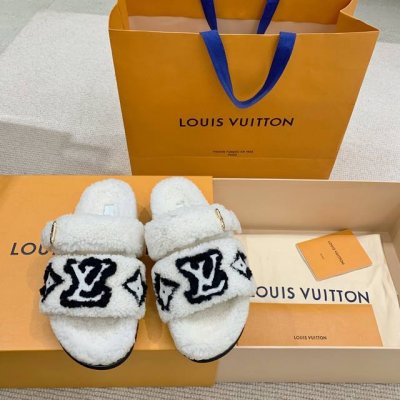 LV 泰迪毛毛拖鞋 Paseo Comfort 系列最新款 太好看啦、新一代耐看又好穿 时尚达人必入单品、最火系列 原版开发 代购级 定制真羊羔毛 质感用心感受