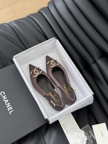 Chanel 24P玛丽珍小尖头珍珠扣单鞋！ 高版本高品质，全颜色做齐全～ 欢迎主推 鞋面绸缎 内里羊皮 真皮大底 跟高平底 6Cm Size:35-39其他码