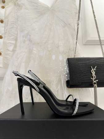厂价 Saint Lauren*Ysl圣罗兰 23S新品高跟凉鞋 鞋面采用进口真丝 内里是混种羊皮 意大利真皮大底 跟高：8.5Cm Size：35-39 40 - 点击图像关闭