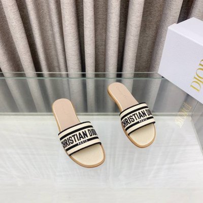 dior2025春夏新款Dway平底一字拖拼色女鞋 Cd字母Logo立体刺绣圆柱跟凉鞋 方头粗跟凉拖鞋 原版开发市面顶级版本 鞋面 原版一致水洗牛皮电绣高温水溶