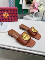 2024汤丽柏琦新款火爆推出面:牛皮 内里:绵羊皮 垫脚:山羊皮平跟出厂价:像胶底 皮底+30码数:35-43