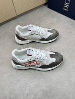 Dior 迪奥 -高端品质 原单休闲运动鞋 -鞋面：反绒小牛皮、品牌图腾布匹、鞋身车缝品牌塑胶Logo模块 -内里：品牌帆布 -原版：超轻Tpu发泡 橡胶；双色
