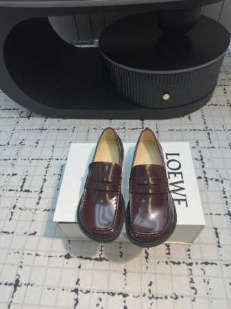 罗意威Loewe Campo2024玛丽珍乐福鞋 Loewe全新Campo玛丽珍鞋 来自2024早春秀场延续品牌设计师Jonathan Anderson一贯的玩 - 点击图像关闭