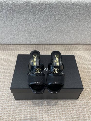 chanel 25C早春新款系列拖鞋 一如既往的高版本 经典双C版面 鞋面内里羊皮 真皮大底 Size:35-40 40定制不退换