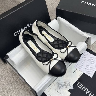舒适款 Chane*｜小香25Cs春夏鞋头电绣双C Logo点缀，芭蕾舞鞋 宛如女神脖子上的项链，上脚包裹性非常好，上脚跟显瘦，真的是超级精致！ 复古的玛丽珍太