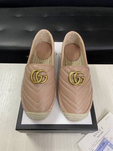 GUCCI 古奇 长期做货春夏季草编渔夫鞋 市场顶级版本，官网同步，永不过时，超级舒适，四季都可以穿，上脚超美绗缝真皮徽标渔夫鞋 鞋面：进口山羊皮 内里：羊皮