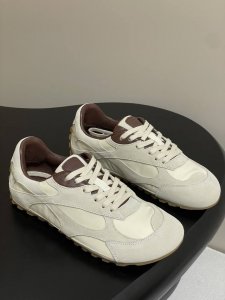 bottega Veneta Bv葆蝶家 25Ss新款 复古阿甘鞋 德训鞋休闲运动鞋 Sneaker科技尼龙和绒面打造，灵感来自复古球鞋，全新演绎经典运动鞋，轻