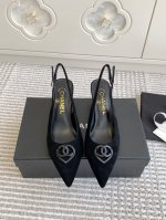 后空鞋代购级CHANEL小香2025春夏新款，中古系列时尚爱心双C浅口尖头后空凉鞋 单鞋上脚就是有那种说不出来的气场，一秒击中小心心经典又优雅非常淑女的一款，符