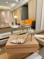 价格P： Gianvito Rossi 2025 这款高跟鞋 极简主义的 Elle、Gianvito Rossi 秉承了其传统意大利工艺，专注精巧细节，打造优雅