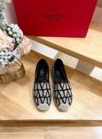 女款 男款200 Valentino Garavani 华伦天奴 帆布V新款渔夫鞋 - 大V帆布装饰 - 帆布面料 -跟高2cm - 橡胶大底 - 意大利制造