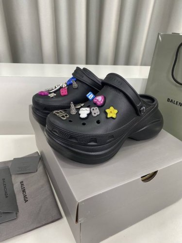 工厂p价 女装女鞋 运动原单 男女 balenciaga X Crocs 联名洞洞鞋 巴黎世家Balenciaga X Crocs春夏最新情侣款洞洞鞋 25春季