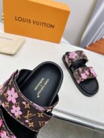 Louis Vuitton路易威登多色可选新款拖鞋火爆上市，1:1高级定制，秒杀一切仿品，原版开模Logo装饰，既时尚又美观，面料:小牛皮，面料数码印花，内里羊