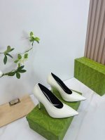 出厂 2025 Sss新款报到 Gucci 古*奇 原单品质 原汁原味的欧式风格 上脚非常完美穿搭上配此鞋 优雅大方 晶莹剔透 无论种各配件材质 都是家独一比一