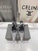 高版本出厂 Balenciag*巴黎世家2025Ss春秋新款高跟鞋凉鞋 非常舒服的高跟鞋，极简设计理念，版型显瘦好穿颜值与实用性并存 鞋面：进口羊皮面料 内里：
