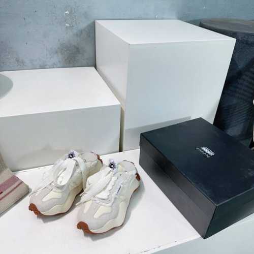 高品质出厂 ！顶级品质HEYDAY x VESSEL联名新款25春夏新款大波浪松糕厚底休闲鞋帆布鞋！复古与时尚并存中底采用 EVA轻量化材质，提供缓冲减重效果行
