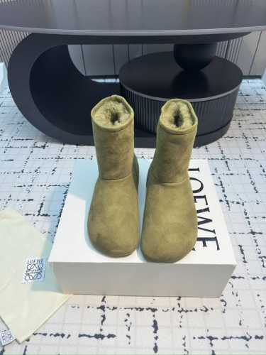 高版本！罗意威LOEW* 呆萌雪地靴系列 皮毛一体 超级超级舒服！最新款雪地靴 正品购入开发 完美复刻 设计师推出探索时尚界对于原创与挪用的概念、以全新系列致敬