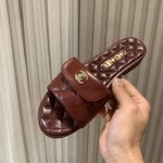 chanel 小香25Ss新款懒人拖拖鞋 百搭显脚瘦气质款 颜值爆棚的一款拖鞋 任意搭配都很绝 懒人拖鞋值得推荐 鞋面小牛皮 内里混种羊皮 意大利真皮大底 si