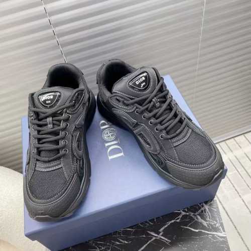 dior B30 X Stone Lsland 联名系列 Dior石头岛联名款B30老爹鞋，运动鞋，跑鞋 非常炸街的一款运动波鞋， 鞋身两侧Cd字母Logo，鞋