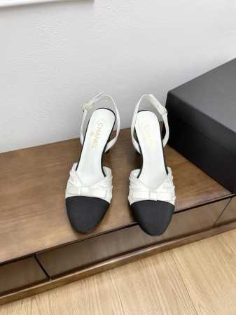 顶级版本Chane*｜小香25C早春新品 缎面蝴蝶结凉鞋系列！ 法式风情 真是美到心尖尖上啦！优雅又浪漫的仙女应该就是这样吧 鞋面:原版定制真丝材质 内里垫脚: - 点击图像关闭