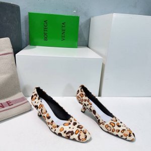 高品质出厂 ！顶级品质BV BOTTEGA VENETA葆蝶家25春夏爆款猫跟马毛豹纹单鞋跟鞋！对标对版 五金原版一致 请对比官图 原版马毛材质 对版 一致原版