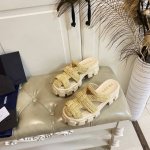 出厂价p 普拉达prada新款厚底拖鞋 草编面 羊皮里 35-40码 41码可定做不退换