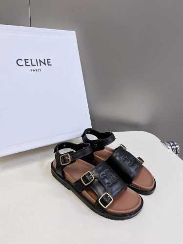Celine思琳经典春最新爆款沙滩凉鞋夏天搭配袜子，简直绝绝子 复古的点上带上了满分时髦感颜值原版购入开发，依旧最高输出还原原版定制复古感 面料:牛皮压印工艺油