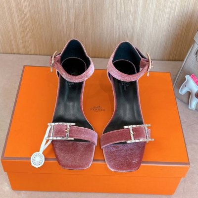 4.5Cm 组图 出厂价p Hermes 爱马仕 Judy 105高跟凉鞋 时尚又百搭 搭配Hapi鞋扣 超级舒服 每个细节都做到极致 搭配同色调标志性纯鞋扣