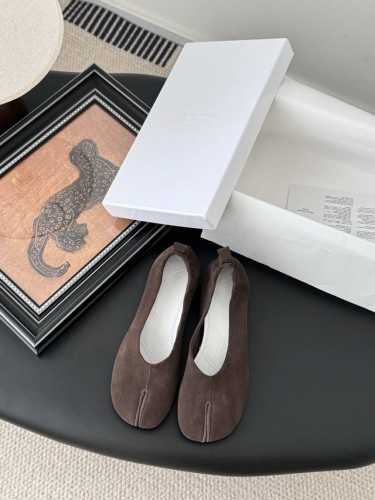 工厂P价 女装女鞋 运动原单高定品质！Maison Margiela Mm6分趾鞋 Tabi 意产植鞣羊皮！ 欢迎对比 真正的原版大底！ Size:35-39其