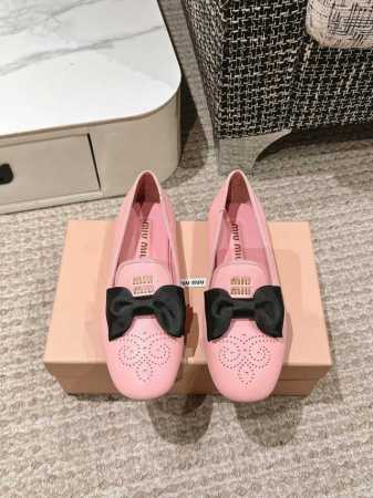 350 Miu Miu 缪缪 25 早春新品 专柜主打最新走秀款 蝴蝶结复古玛丽珍平底单鞋火爆上新！ 缪家高货 顶级工艺打造精品质感 无敌舒适 绝对是一见钟情款 - 点击图像关闭