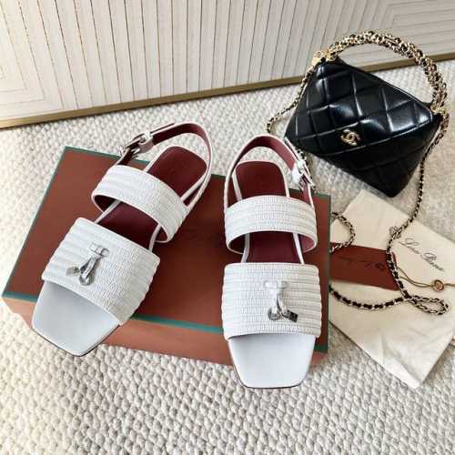 拖鞋 凉鞋 代购版 Loro Piana LP Sprightly Charms系列 方头凉拖鞋 凉鞋材质：面料原版牛皮，牛皮内里及垫脚进口真皮大底码数：35-