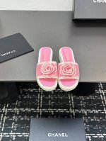 chanel香奈儿小香风早春新款毛线编织花朵厚底拖鞋 本季秋冬季必备单品 香奈儿秋冬重工爆款 时髦精必备 简约又难以抗拒 精致细节放大看 原版开模五金扣 原版编