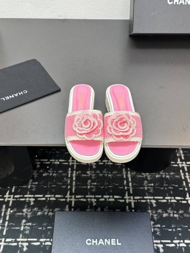 chanel香奈儿小香风早春新款毛线编织花朵厚底拖鞋 本季秋冬季必备单品 香奈儿秋冬重工爆款 时髦精必备 简约又难以抗拒 精致细节放大看 原版开模五金扣 原版编