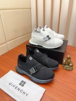 实价： 全套包装 Givenchy 纪梵希 高端版本 专柜同步发售鞋面：意大利进口品牌Logo滴胶 尽显奢华，羊皮内里加上双层组合，脚感舒适，鞋底：原厂特供气垫