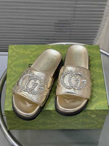 出厂 Gucci 新款双G水钻厚底拖鞋一字拖！ 面料：羊皮 内里：水染羊皮里 大底：原版防滑橡胶底 尺码：35-40 40定