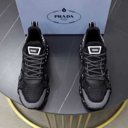 出厂价Pp： 品牌：普拉达Prada 标准码：38-44 45订做 等级：官网同款 材料：原版皮料拼接品牌布匹 舒适透气内里 轻便耐磨运动大底 款式类别：男士时 - 点击图像关闭