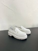 CHANEL 一脚蹬乐福鞋 Chanel 小香 24B厚底松紧一脚蹬系列 怎么搭配都好看，时髦精必备！搭配展现与众不同的穿搭风格、白由混搭闪耀到位，跟紧香奶奶时