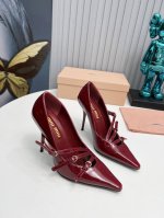 工厂 新款新品 Miu Miu 全新超美装饰搭配,时尚淑女气质十足 双色拼接 又不乏美艳色彩,外侧附带弹力象巾 上脚非常方便意大利引进的原版楦头是最新楦、出来形